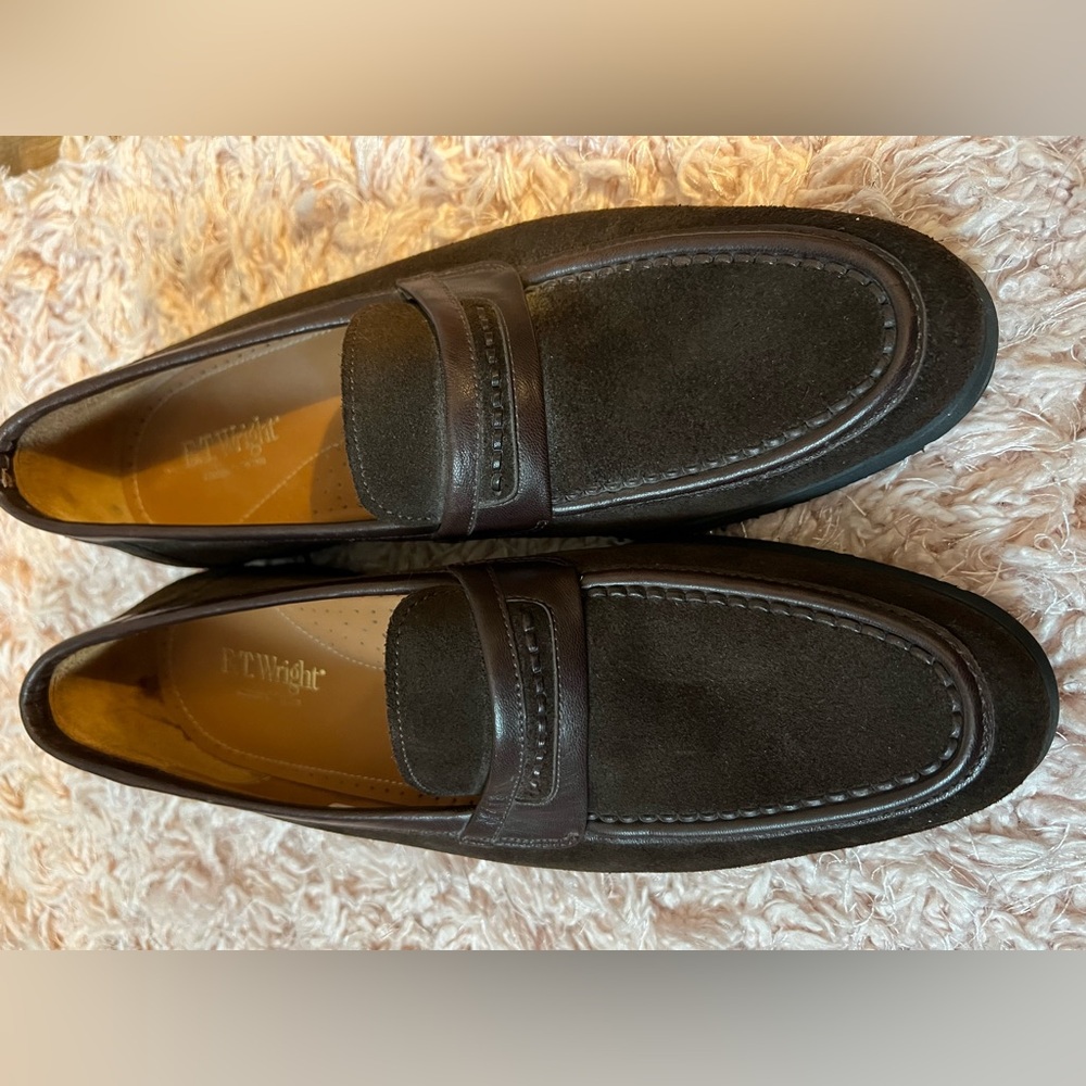 E.T. Wright Master Collection Chocolate Brown Sue… - image 1